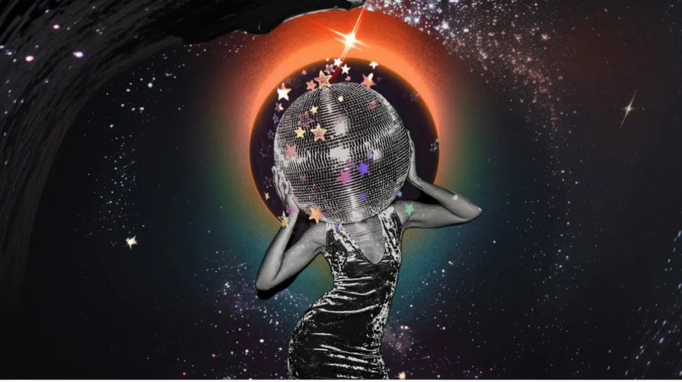 Lady with a disco lights head dancing in the night